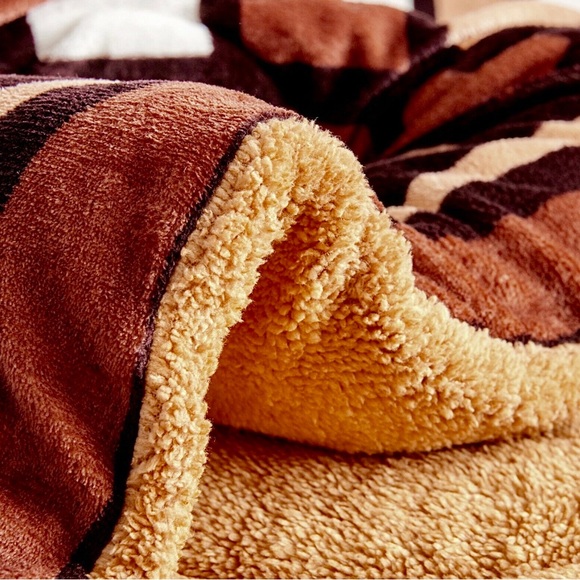 Super Soft 3 Piece Set Comforter - Picture 2 of 5